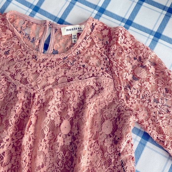 Monteau Lace Sweetheart Quarter Sleeve Flowy Blouse - Picture 4 of 4